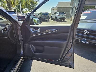 2017 INFINITI QX60 - Photo 10 - Redding, CA 96001