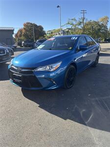 2017 Toyota Camry SE   - Photo 3 - Redding, CA 96001