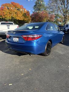2017 Toyota Camry SE   - Photo 6 - Redding, CA 96001