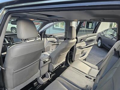 2015 Toyota Highlander XLE   - Photo 11 - Redding, CA 96001