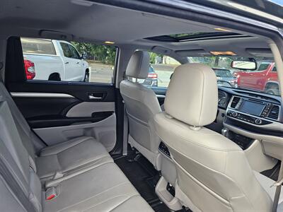 2015 Toyota Highlander XLE   - Photo 9 - Redding, CA 96001