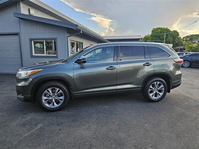 2015 Toyota Highlander XLE   - Photo 4 - Redding, CA 96001