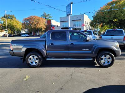 2015 Toyota Tacoma PreRunner V6   - Photo 10 - Redding, CA 96001