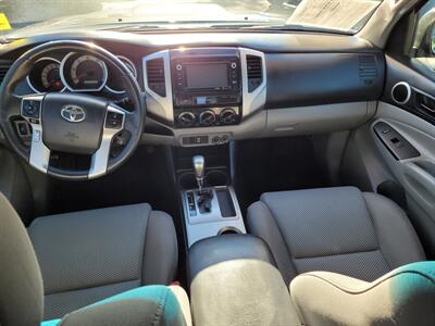 2015 Toyota Tacoma PreRunner V6   - Photo 18 - Redding, CA 96001