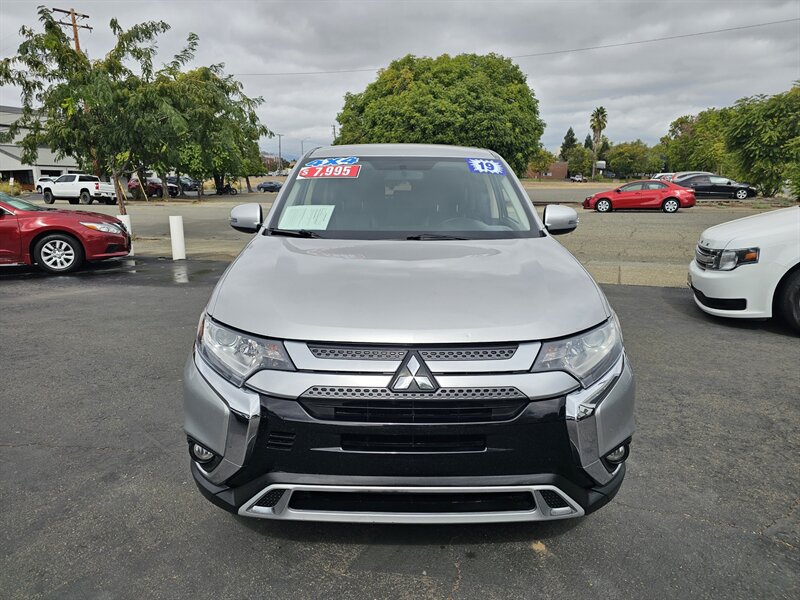 2019 Mitsubishi Outlander SE  