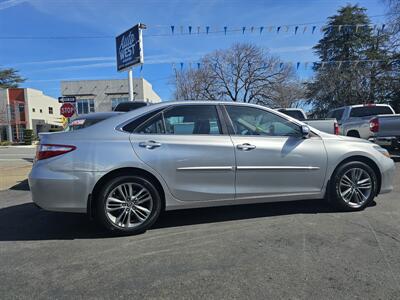 2016 Toyota Camry SE   - Photo 6 - Redding, CA 96001