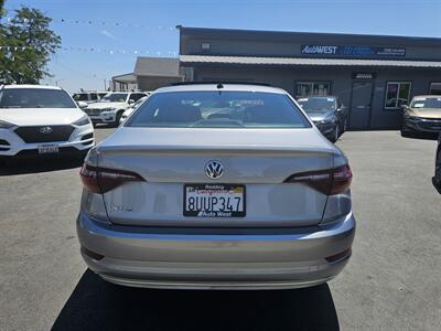 2019 Volkswagen Jetta SEL   - Photo 6 - Redding, CA 96001
