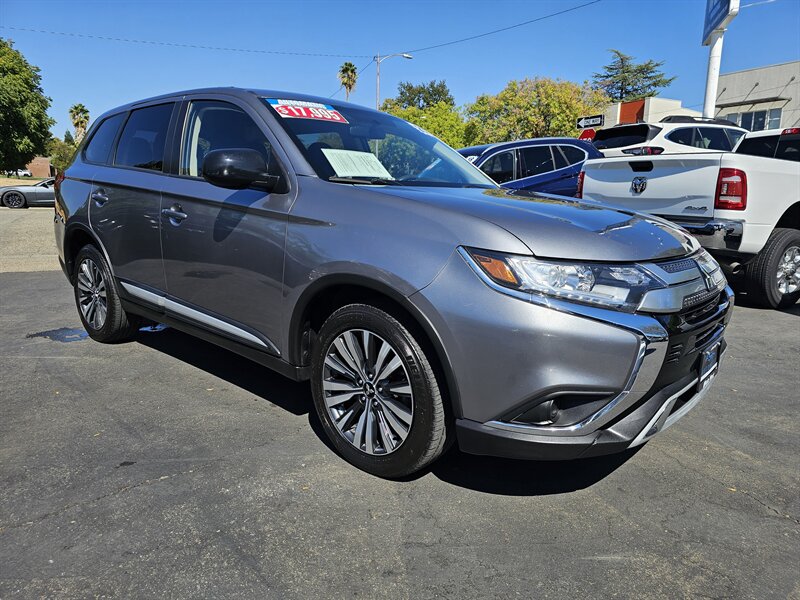 2020 Mitsubishi Outlander ES  