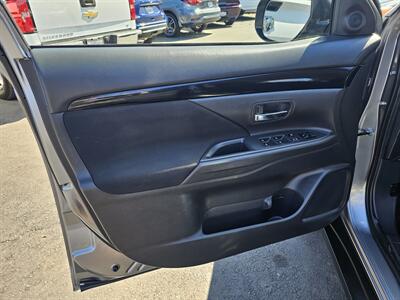 2020 Mitsubishi Outlander ES   - Photo 18 - Redding, CA 96001