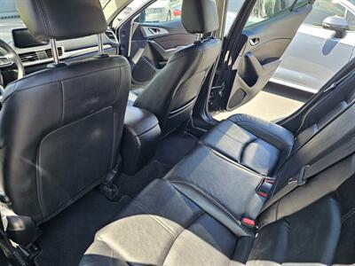 2017 Mazda Mazda3 Touring   - Photo 14 - Redding, CA 96001