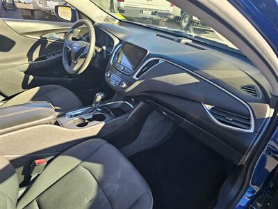 2019 Chevrolet Malibu LT   - Photo 8 - Redding, CA 96001