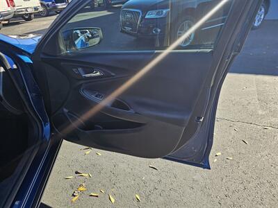 2019 Chevrolet Malibu LT   - Photo 9 - Redding, CA 96001