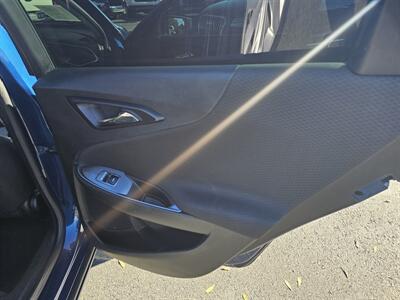 2019 Chevrolet Malibu LT   - Photo 11 - Redding, CA 96001