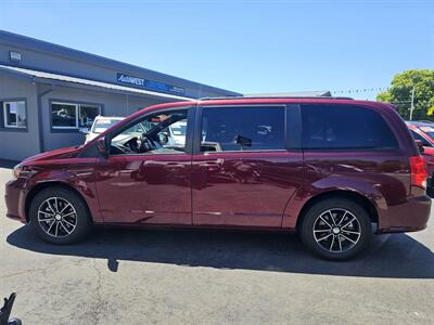 2018 Dodge Grand Caravan GT   - Photo 4 - Redding, CA 96001