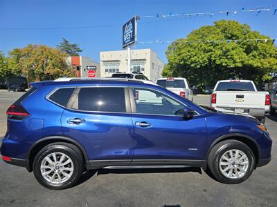 2018 Nissan Rogue Hybrid SV   - Photo 6 - Redding, CA 96001