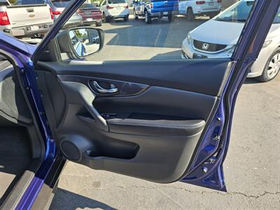 2018 Nissan Rogue Hybrid SV   - Photo 8 - Redding, CA 96001