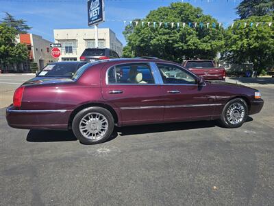 2006 Lincoln Town Car Designer Series - Photo 5 - Redding, CA 96001