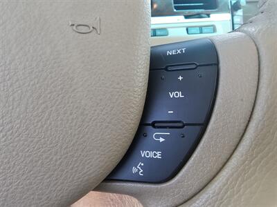 2006 Lincoln Town Car Designer Series - Photo 15 - Redding, CA 96001