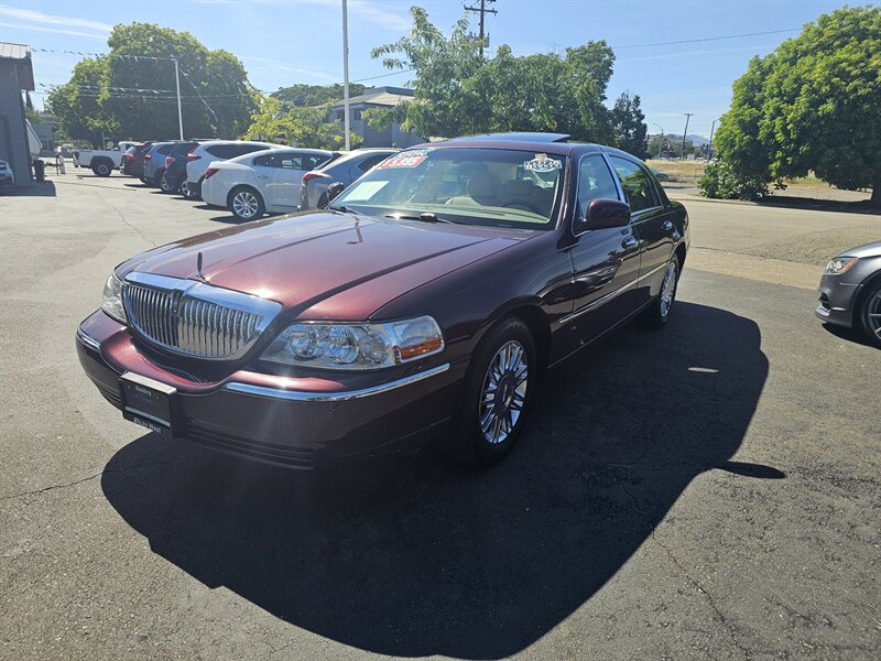 2006 Lincoln Town Car Signature Limited Designer Series's photo