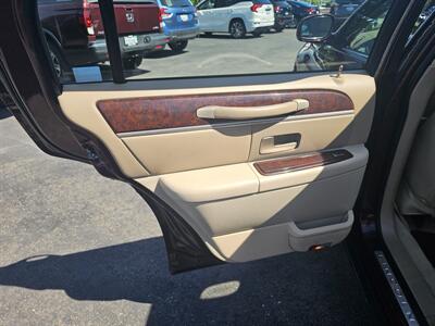 2006 Lincoln Town Car Designer Series - Photo 11 - Redding, CA 96001