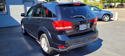 2017 Dodge Journey SXT   - Photo 5 - Redding, CA 96001