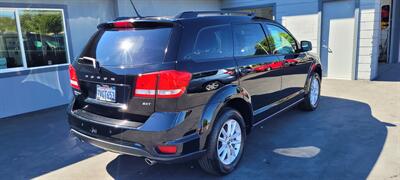 2017 Dodge Journey SXT   - Photo 7 - Redding, CA 96001