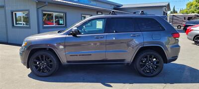 2018 Jeep Grand Cherokee Altitude   - Photo 4 - Redding, CA 96001