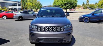 2018 Jeep Grand Cherokee Altitude   - Photo 3 - Redding, CA 96001