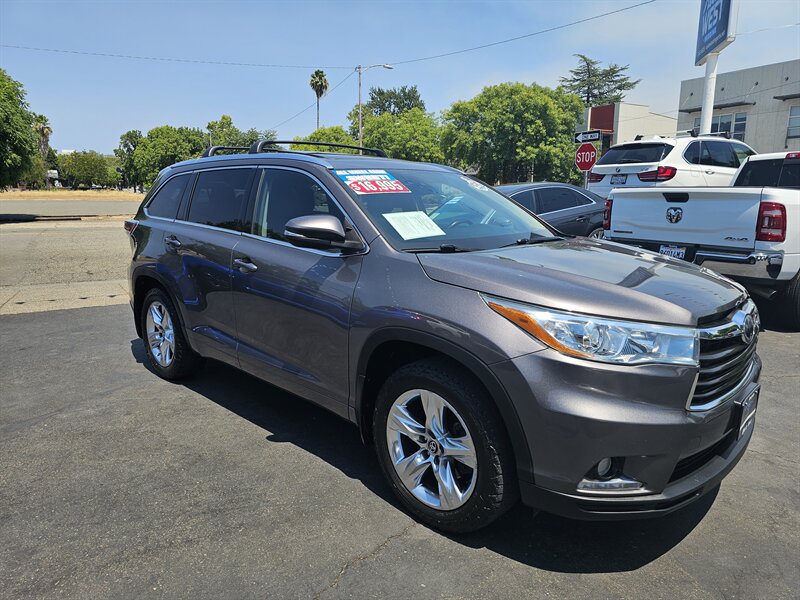 2016 Toyota Highlander Platinum - Photo 1 - Redding, CA 96001