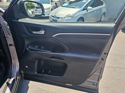 2016 Toyota Highlander Platinum   - Photo 10 - Redding, CA 96001