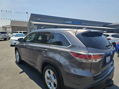 2016 Toyota Highlander Platinum   - Photo 6 - Redding, CA 96001