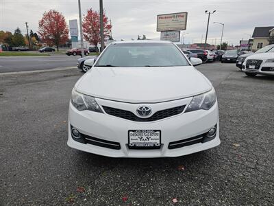 2014 Toyota Camry SE   - Photo 2 - Everett, WA 98201