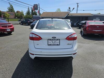 2016 Ford Fiesta SE   - Photo 9 - Everett, WA 98201