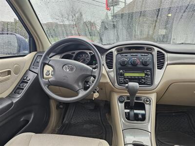 2003 Toyota Highlander   - Photo 6 - Everett, WA 98201