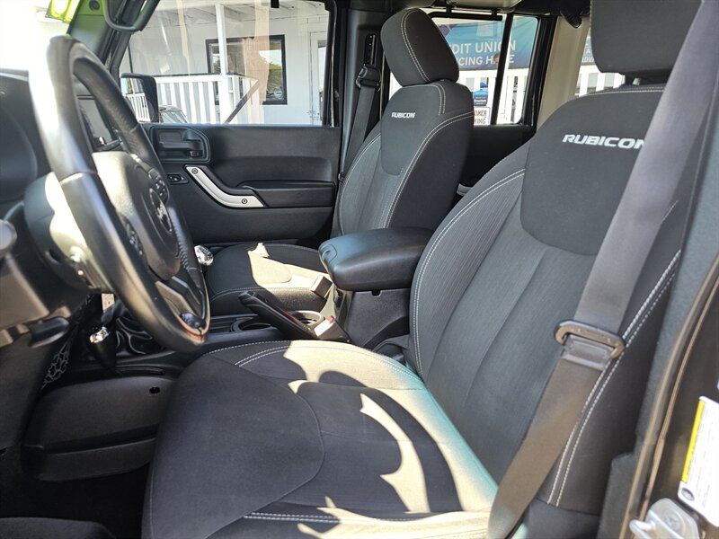 2015 Jeep Wrangler Unlimited Rubicon - Photo 4 - Everett, WA 98201