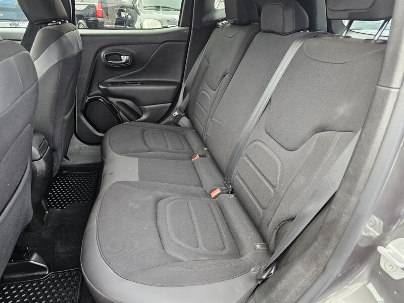 2017 Jeep Renegade Altitude - Photo 5 - Everett, WA 98201