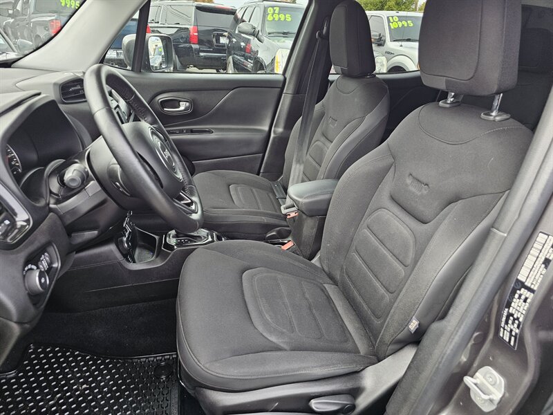 2017 Jeep Renegade Altitude - Photo 4 - Everett, WA 98201