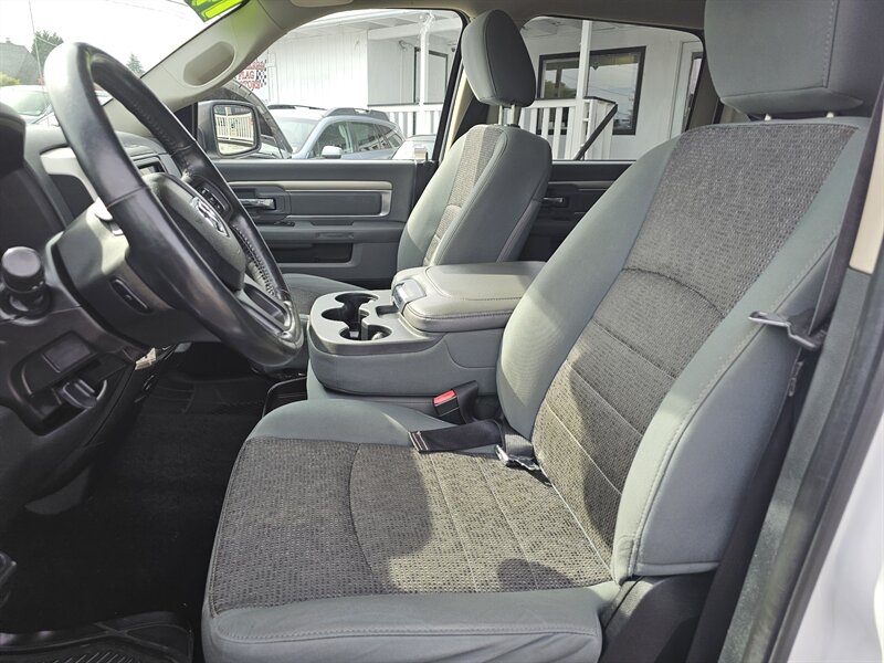2014 RAM 1500 SLT - Photo 4 - Everett, WA 98201