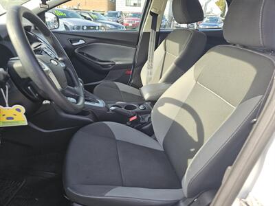 2014 Ford Focus SE   - Photo 4 - Everett, WA 98201