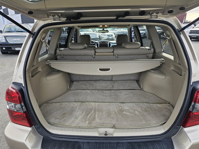 2005 Toyota Highlander Limited - Photo 9 - Everett, WA 98201