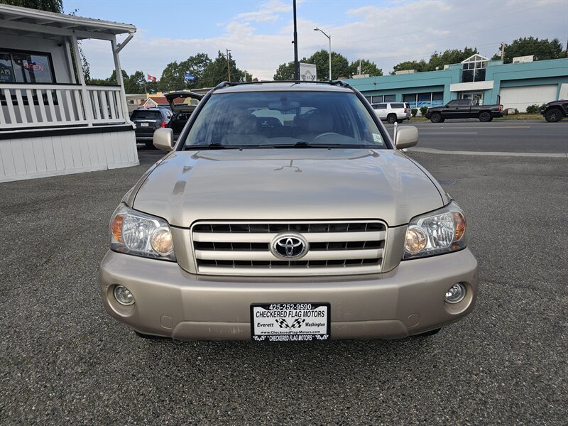 2005 Toyota Highlander Limited - Photo 2 - Everett, WA 98201
