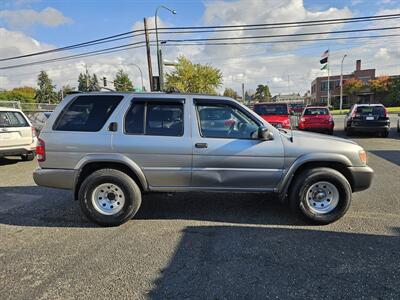 2001 Nissan Pathfinder SE   - Photo 11 - Everett, WA 98201