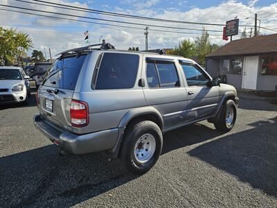 2001 Nissan Pathfinder SE   - Photo 10 - Everett, WA 98201