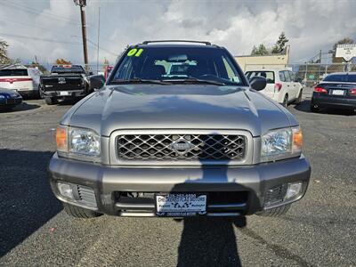 2001 Nissan Pathfinder SE   - Photo 2 - Everett, WA 98201