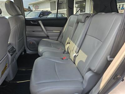 2012 Toyota Highlander SE   - Photo 5 - Everett, WA 98201