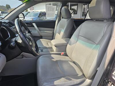 2012 Toyota Highlander SE   - Photo 4 - Everett, WA 98201