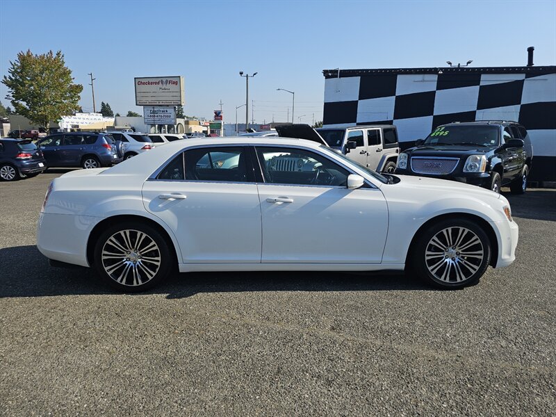 2016 Chrysler 200 S - Photo 11 - Everett, WA 98201