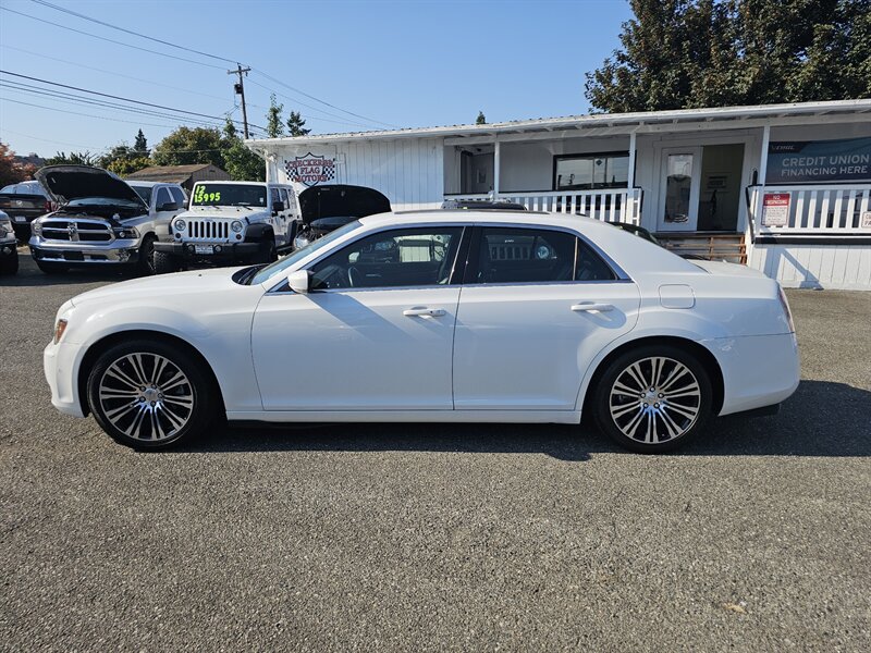 2016 Chrysler 200 S - Photo 7 - Everett, WA 98201