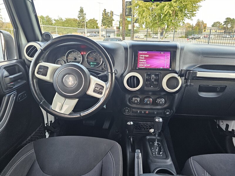 2014 Jeep Wrangler Unlimited Sahara - Photo 6 - Everett, WA 98201