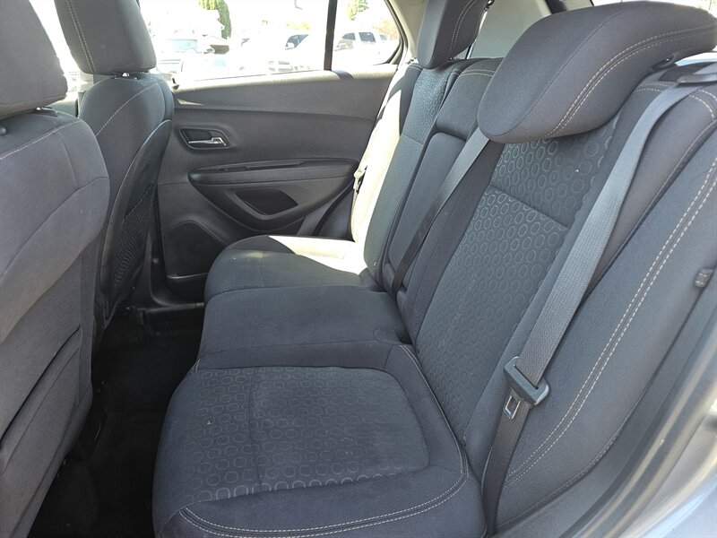 2020 Chevrolet Trax LS - Photo 5 - Everett, WA 98201